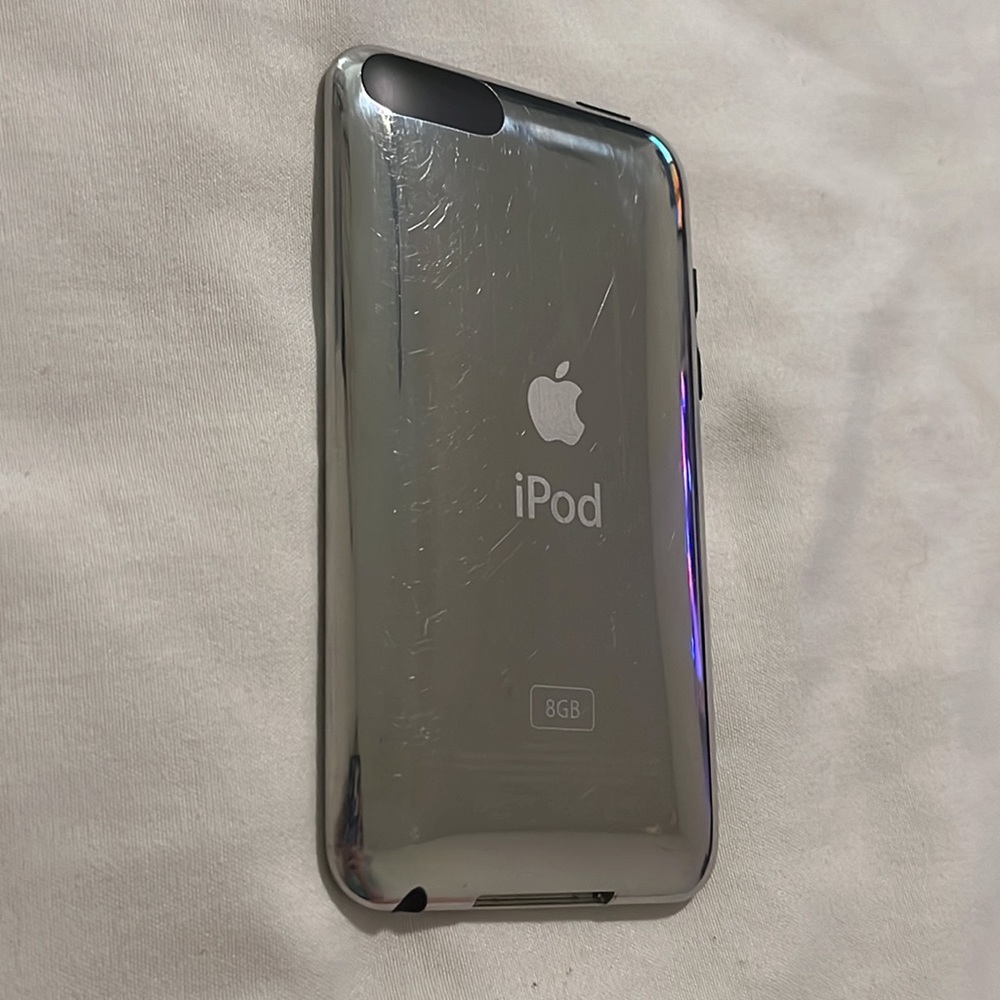 iPod - Picture 3 of 4
